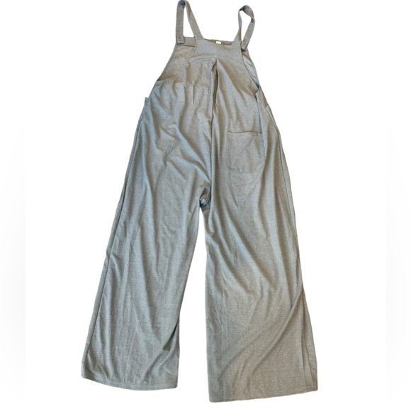 HALARA Gray Sleeveless Jumpsuit with Wide-Leg Design - Picture 8 of 8